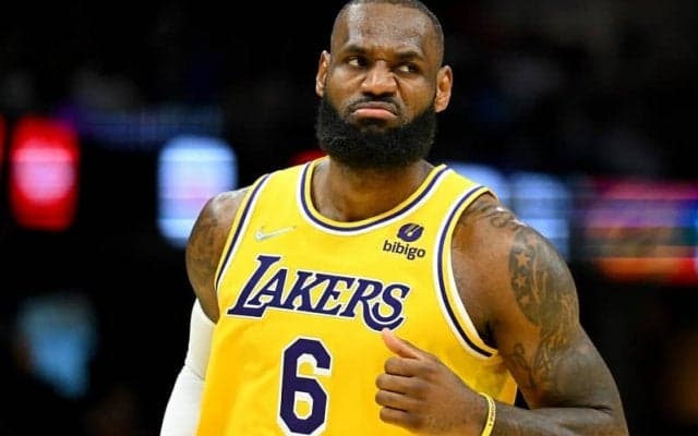 オハイオ州出身のWWEのスターがレブロンのキャブズ復帰を懇願「俺たちは君を求めている」