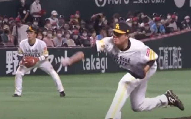 「何回見ても惚れ惚れする」　復活した鷹右腕の“剛球”が「めちゃくちゃいい」