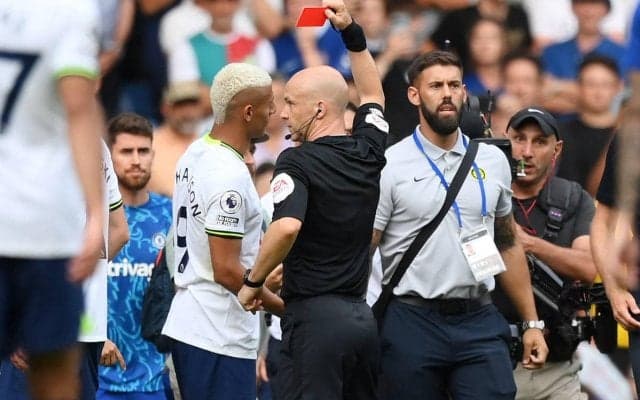 両指揮官レッドカード…チェルシーvsトッテナム、試合終了後の握手から即睨み合いで一悶着