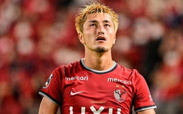 鹿島復活を象徴する鈴木優磨＆岩政新監督の感動場面！ 「鹿島サポが見たかったのはこれ」の声出た「漢と漢の抱擁！」