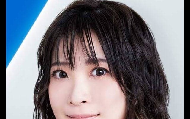 ぴっちりユニで「かっわい」　豪快投球の舞台裏…ガチな人気歌手の「コスプレ似てる」