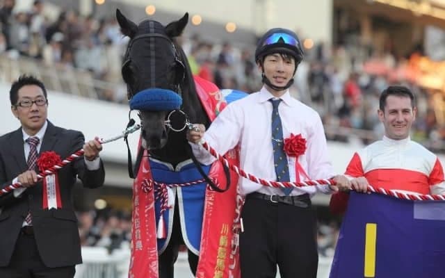 斤量60kgもなんのその　小柄な馬体で圧巻の連覇を果たしたダノンレジェンド/2016年クラスターC・プレイバック