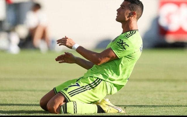 「補強なしにロナウド退団なら11位以下で終わるかも」　G・ネビルが論じる