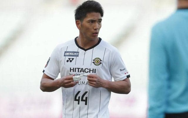 柏DF上島拓巳が一般女性と結婚「夫婦で支え合い、幸せな家庭を作っていきたい」、プロポーズシーンも