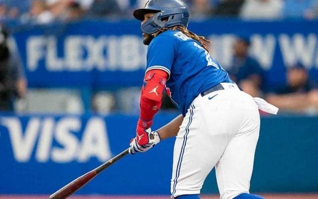 【MLB】「どうしてこれが柵越え？」　投手呆然…ゲレーロJr.の低空弾が「なんてレーザー」