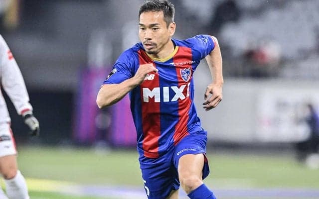 平愛梨が公開した長友佑都らとの家族写真が「幸せが伝わってきます」と絶賛！ 誕生日エピソードに「会話がほっこりします！」の声も