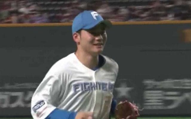 ハム清宮は「何気に肩ある」　公式戦初の三塁守備をファン絶賛「フォロースルー綺麗」