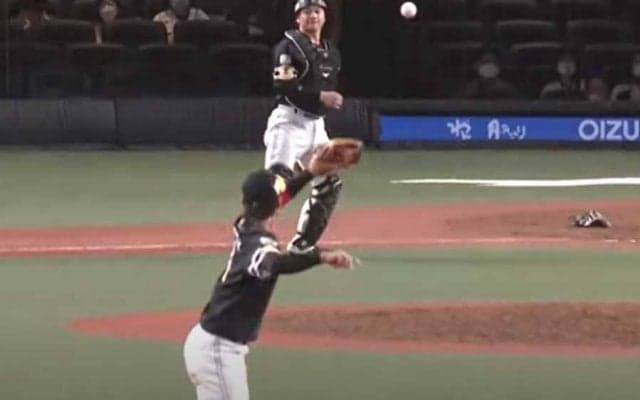 勢い増した“助走鬼肩”が「外野まで行きそうな伸び」　荒ぶる送球「肩力お化け」
