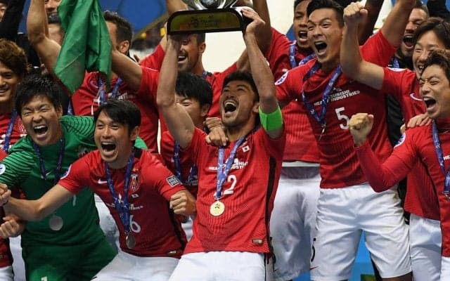 「今日も来ますよね!?」阿部勇樹が埼スタ凱旋！ACL観戦し、かつてのチームメイトとツーショット