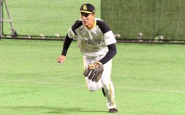 鷹・三森大貴が突如の途中交代　2回の攻撃終了後にベンチへ退く、スタンド騒然