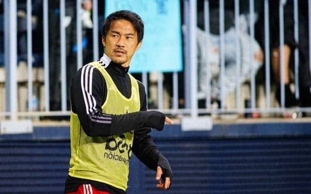 「似合うなぁ」岡崎慎司がシントトロイデン加入でユニフォーム姿を公開！ 「プロ初の背番号」と「野獣みに磨きがかかりそう」と期待されるベテランFWの役割