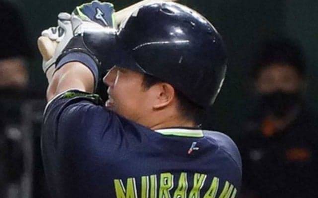 村上宗隆、3試合ぶりの43号　キング独走…バックスクリーン左への特大弾にどよめき