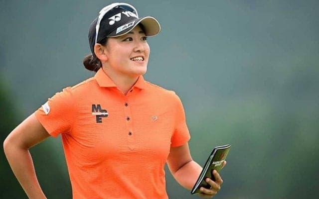 2週連続V王手の20歳岩井千怜、父も驚かせたロングパット連発「チャンスは全部決める」