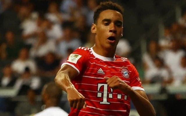 ｢スーパースターになる｣!! バイエルンの「19歳逸材MFのゴール集動画」に脚光! ｢バロンドールを受賞する｣などと話題のドイツ王者でのここまでの｢全14ゴール｣