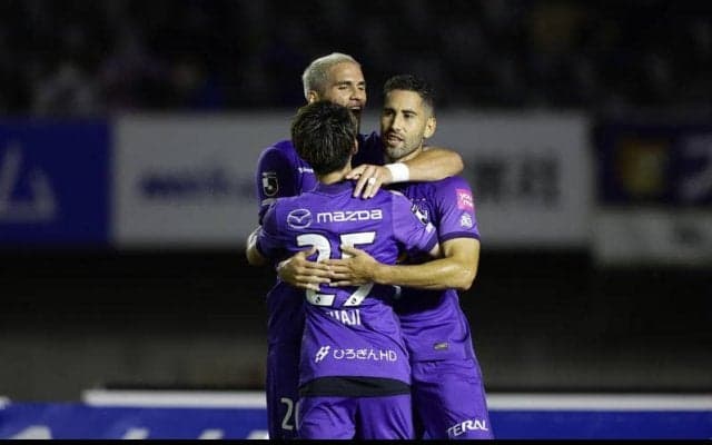 ピエロスデビュー戦でベン・カリファが鮮やかハット！ 広島がG大阪に5発大勝【明治安田J1第26節】