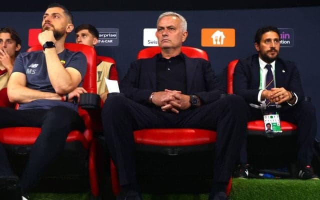 「とても珍しい」「これぞスペシャル・ワン」モウリーニョ監督が見せた意外な姿に称賛の声「一番偉大」