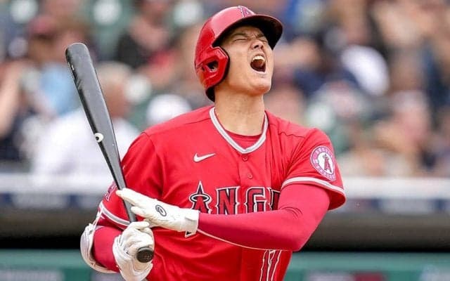 【MLB】大谷翔平、自打球に苦悶の表情も…　監督代行は問題なし強調「大丈夫。明日投げるよ」