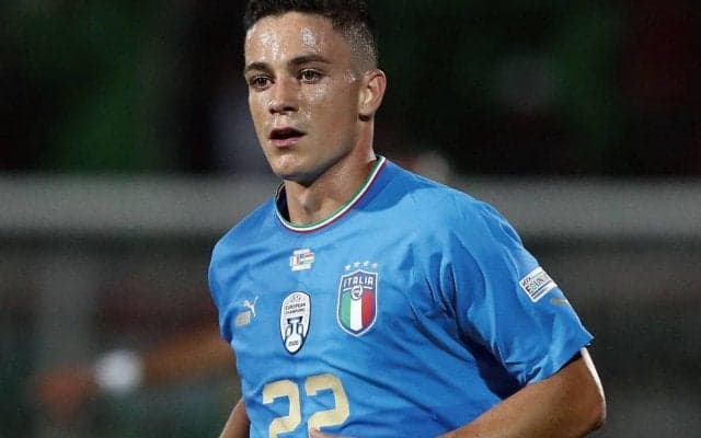 ナポリ、サッスオーロのイタリア代表FWラスパドーリを買取義務付きレンタルで獲得