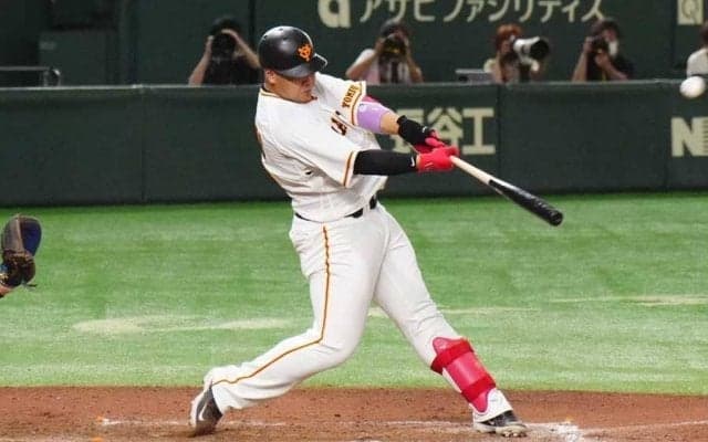 巨人・岡本和、復活狼煙の24号ソロ　バックスクリーン右に5試合ぶり豪快アーチ