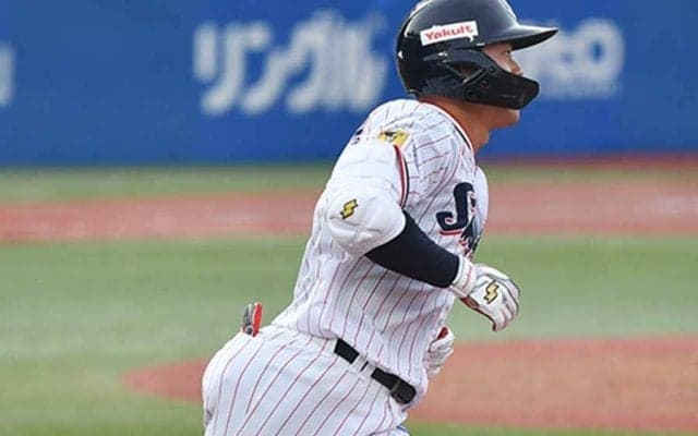 19歳左腕の「顔が唖然としててかわいそすぎる」　知らぬ間の“快足生還”が「お見事」