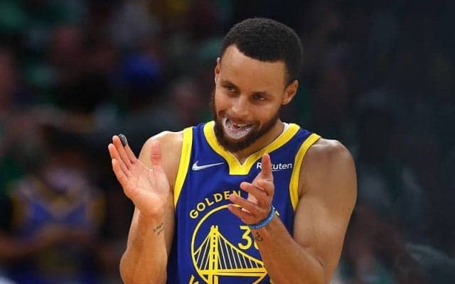 シャックがカリーを絶賛「ステフ・カリーよりもいいプレーができるヤツはいない」