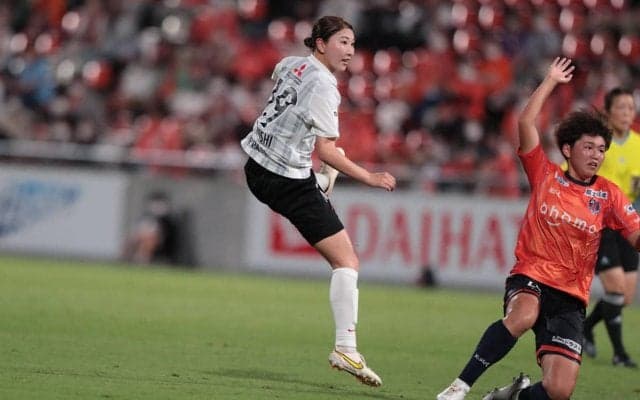 さいたまダービーは仲田歩夢弾で大宮VENTUSが先制も、塩越柚歩の後半ATミドルで浦和レディースが追い付きドロー！《WEリーグ杯》