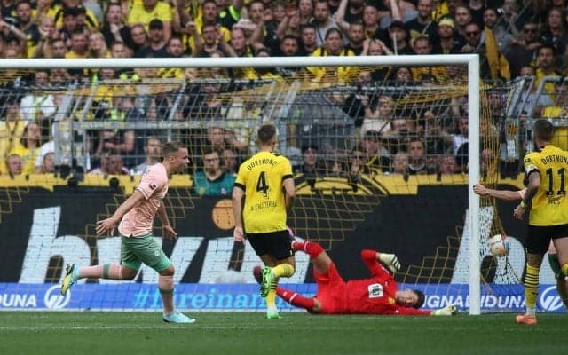 「6分間で3失点」ドルトムントが「2-0リードから逆転負け」を喫する…指揮官も怒りをあらわに