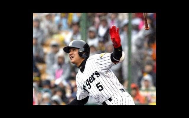 ケガと度重なる手術で「酒に逃げた」濱中治は、ファンからの寄せ書きに涙を流し改心。どん底から蘇って15年を闘い抜いた