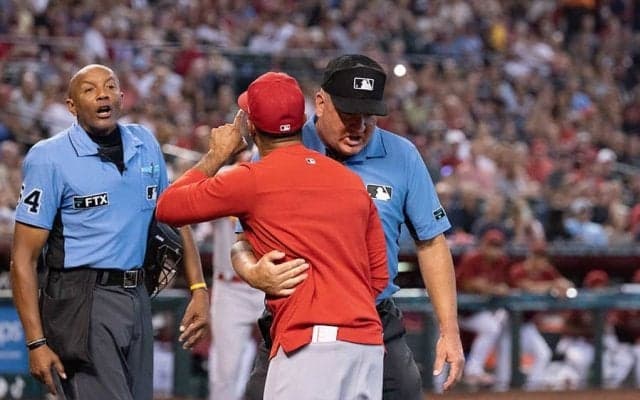 【MLB】“疑惑の判定”後監督に逆ギレ…球審に非難殺到「最悪」「責任取らせるべき」