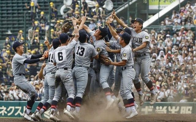 【高校野球】悲願の東北勢初V、仙台育英・須江監督は万感の涙　「100年開かなかった扉が開いた」