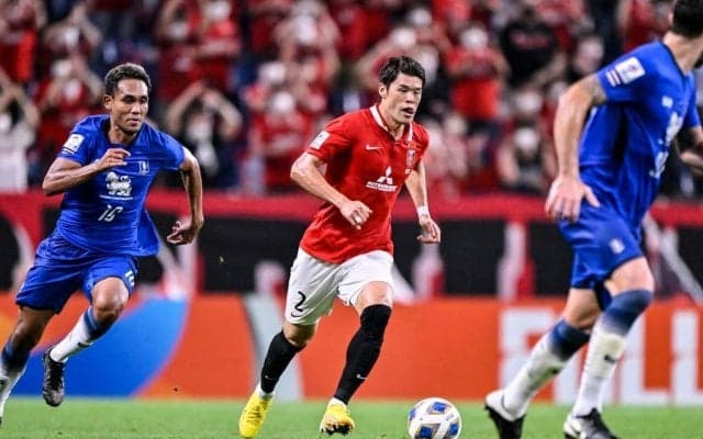 「器が違う」「あり得ない光景」敗退した神戸に浦和・酒井宏樹が“漢気行動”！ 「赤い目の山口蛍」を立たせた、ピッチ端っこの熱い友情