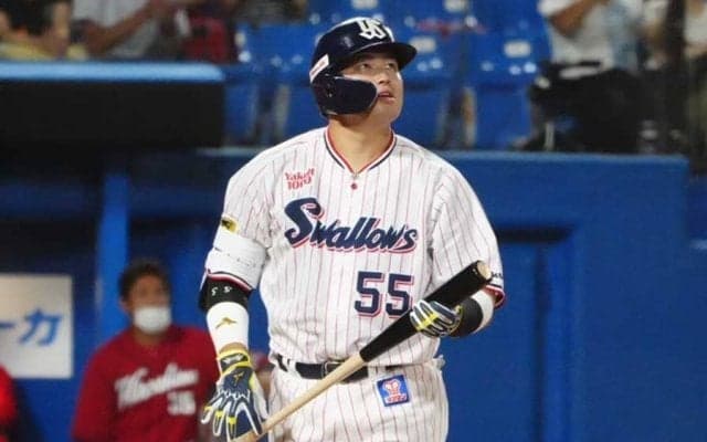 村上宗隆は「どこまで飛ばしてるのよ」　上段に突き刺す特大逆転弾が「規格外すぎる」