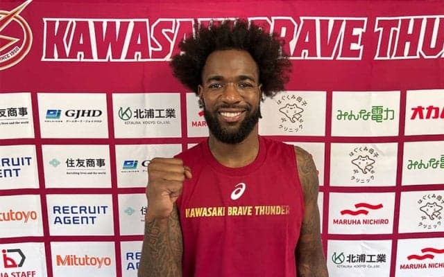 マイケル・ヤングジュニアが川崎ブレイブサンダース加入会見…北GMはオールラウンダーとしての活躍に期待