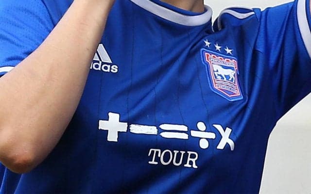 イプスウィッチがエド・シーランとコラボの3rdユニを発表、黒基調のクールな一枚でPVには本人も登場