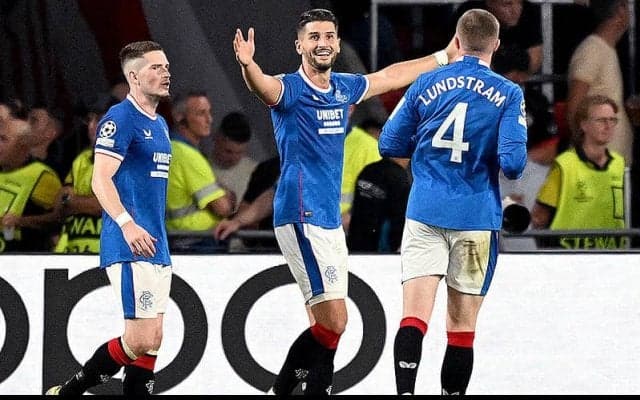 オランダ代表元同僚対決はジオに軍配！　レンジャーズが12季ぶりのGS進出《CL予選》