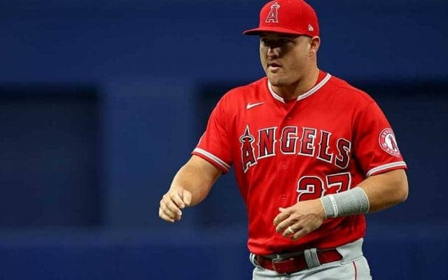 強打者トラウト、安打してしまった“超悪球打ち”に米仰天「なぜ振った」「冗談だろ」