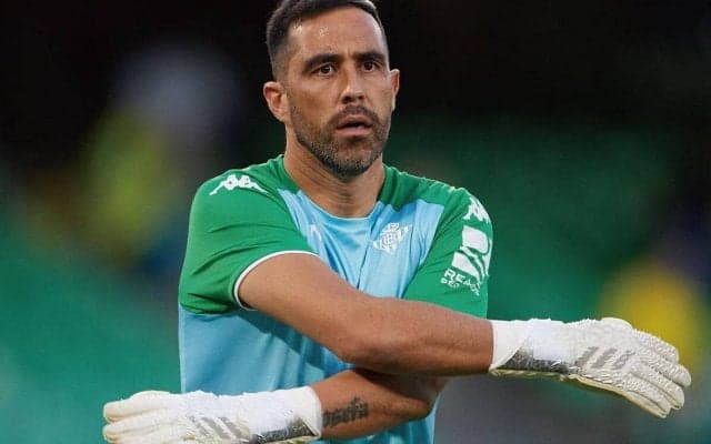 選手登録を待つベティスGKブラーボ、新たな守護神を探すジローナが関心か？