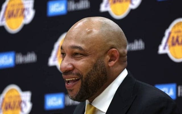 レイカーズと延長契約を結んだレブロンを指揮官が絶賛「彼は不世出の選手」