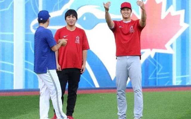 【MLB】大谷翔平、ド派手に“こっち来て”アピール　元同僚と先輩・菊池雄星の橋渡し役に
