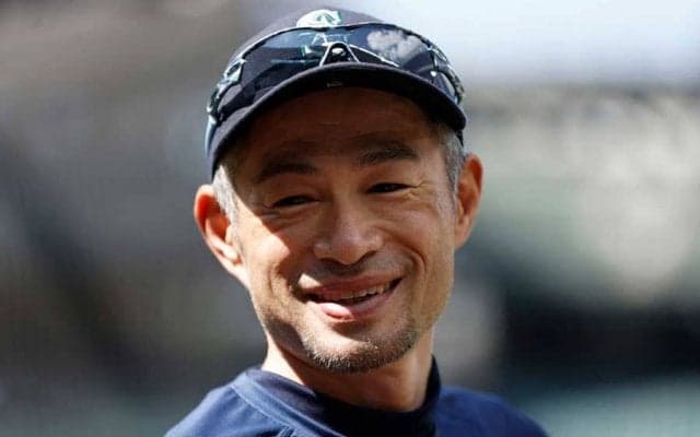 【MLB】イチロー氏のサプライズ登場が「粋以上の、粋！」　始球式女性の「表情が素晴らしい」