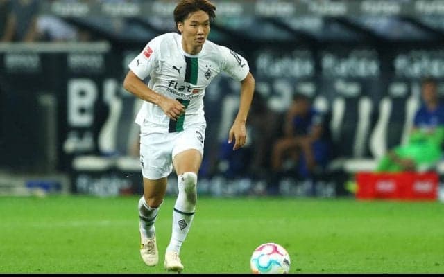 板倉が守備で奮闘！粘りのボルシアMGがバイエルンとドロー、吉田シャルケは守備が崩壊し6失点…【ブンデスリーガ日本人選手】