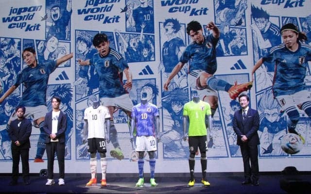 日本代表のカタールW杯着用の新ユニフォーム発表！テーマは「ORIGAMI」、『GIANT KILLING』、『ブルーロック』、『eFootball』とコラボ