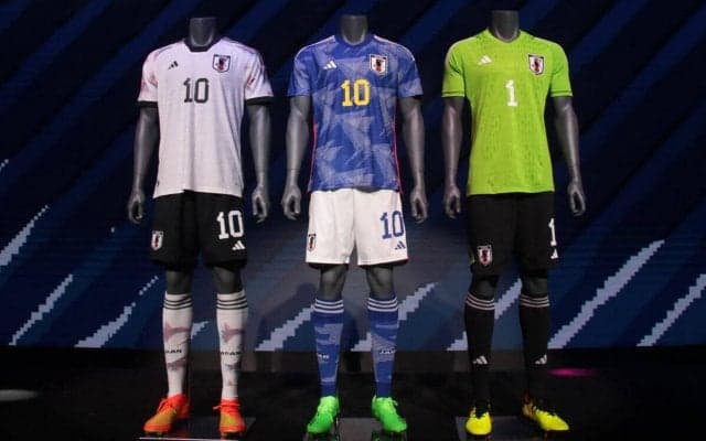 「かっこいい」が連発！ 日本代表選手たちの新ユニ初対面の貴重な反応が公開、細かいところが気になる選手は？