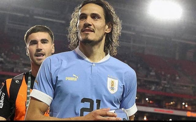 バレンシアがカバーニ加入を発表！　29日アトレティコ戦で本拠地お披露目に