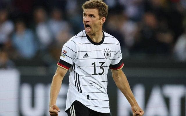 「これはどっちも買う」「素敵すぎ」ドイツ代表のW杯ユニが大好評！ホームは1908年をモチーフに