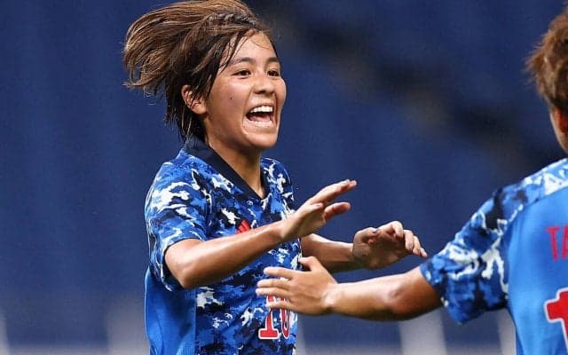 「めっちゃ似合う!!」「可愛くてカッコイイ」岩渕真奈の日本代表新ユニ姿にファン歓喜「活躍楽しみにしてます」