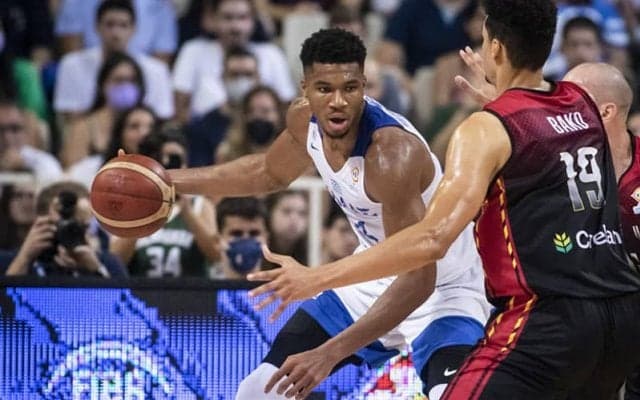 ヤニスのホームデビュー戦に予選最多1万9443人のファンが来場…ギリシャはベルギーに快勝