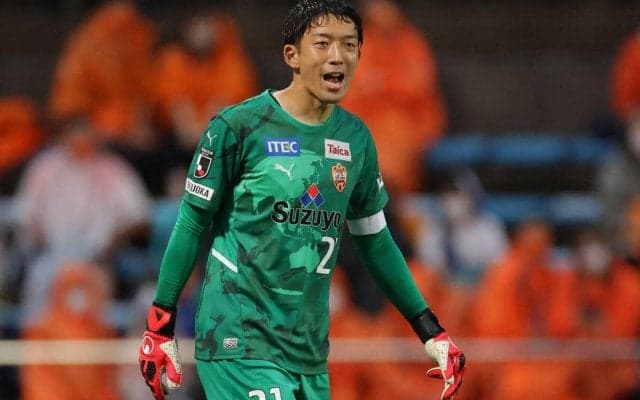 「奥さん鬼可愛！」日本代表GK権田修一の妻と息子の2ショットがファンの話題をさらう「横顔が、めちゃめちゃ権田」「後ろ姿が父そっくり」