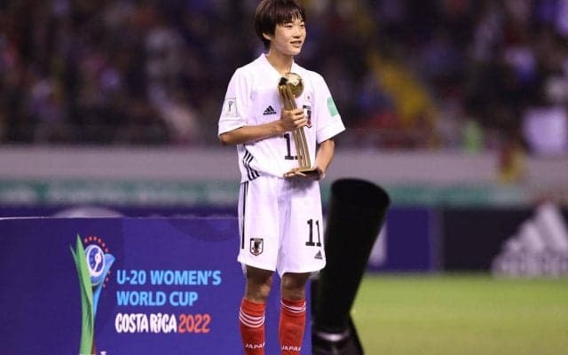 U-20女子W杯MVPの浜野まいか、ブラジル選手との仲良しユニ交換姿が国内外から大反響「美しい瞬間」「めっちゃイイ写真」