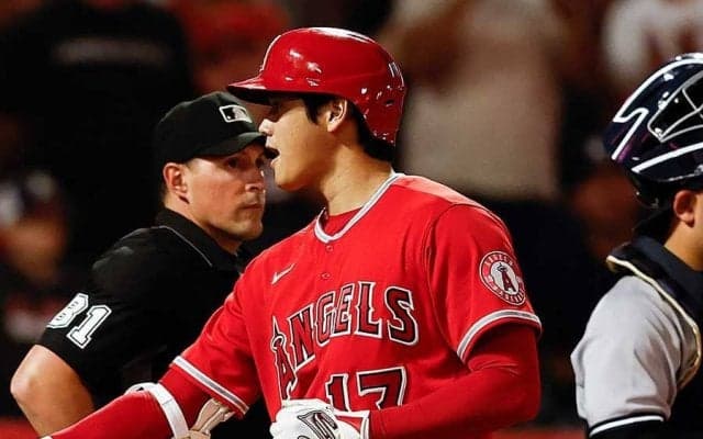 大谷翔平、泳がされても“確信歩き”の29号　一塁側アングルに米驚愕「片手で打った」